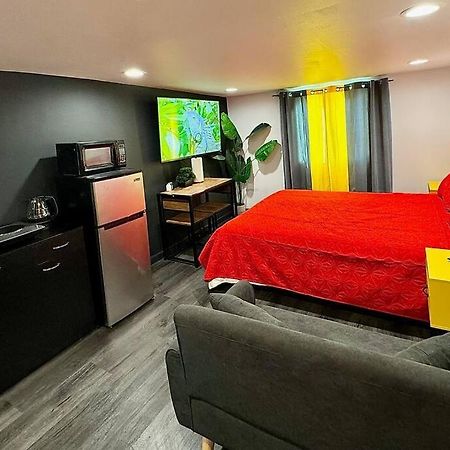 New Tiny Home Uptown 凤凰城 外观 照片
