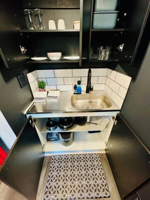 New Tiny Home Uptown 凤凰城 外观 照片