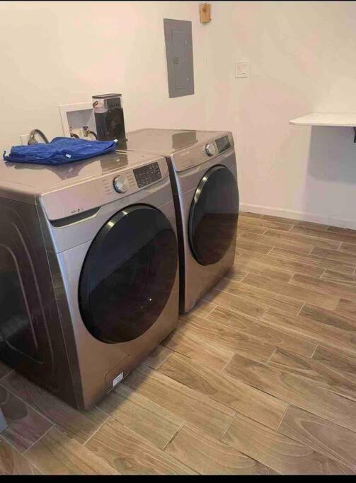 New Tiny Home Uptown 凤凰城 外观 照片
